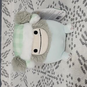 BNWT Squishmallows 5" Holiday Evita the Bigfoot